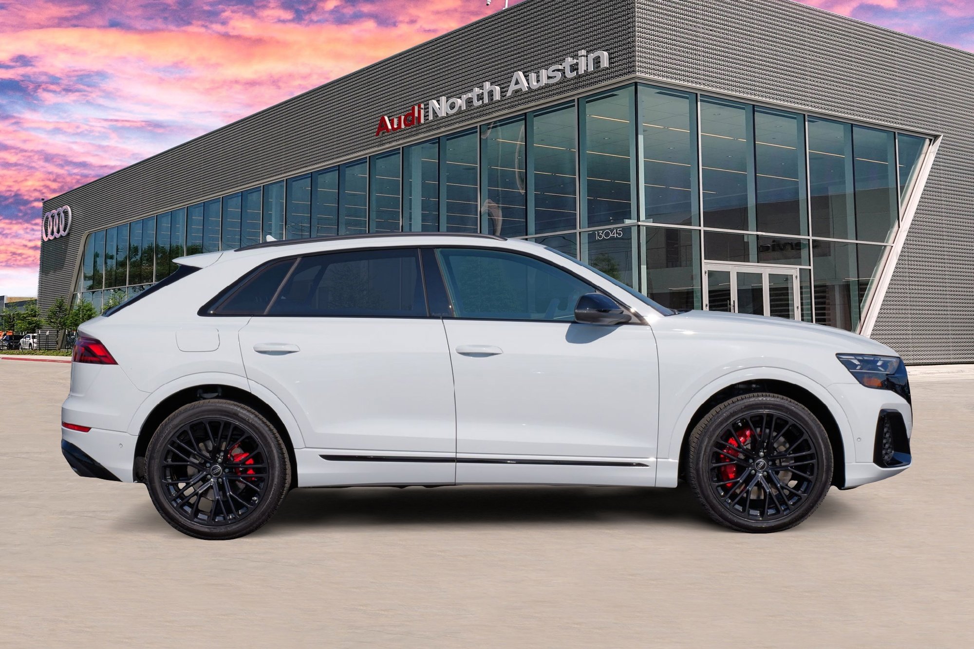 New 2026 Audi SQ8 Prestige image 4