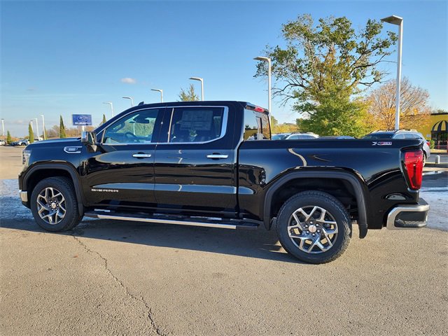 New 2026 GMC Sierra 1500 SLT image 9