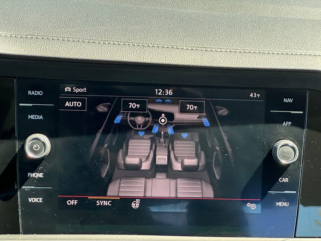 Used 2019 Volkswagen Jetta SEL Premium image 16