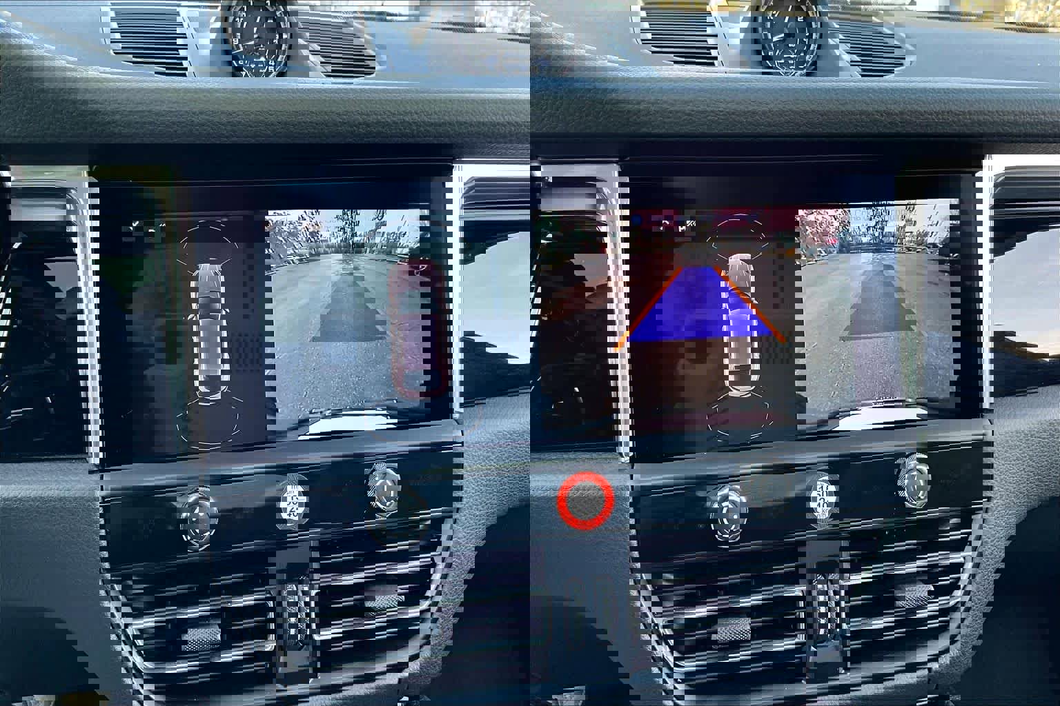 Used 2025 Porsche Macan image 28