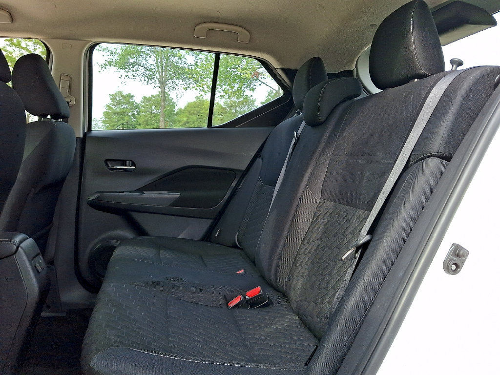Used 2023 Nissan Kicks SV w/ Interior Electronics Package FWD image 10