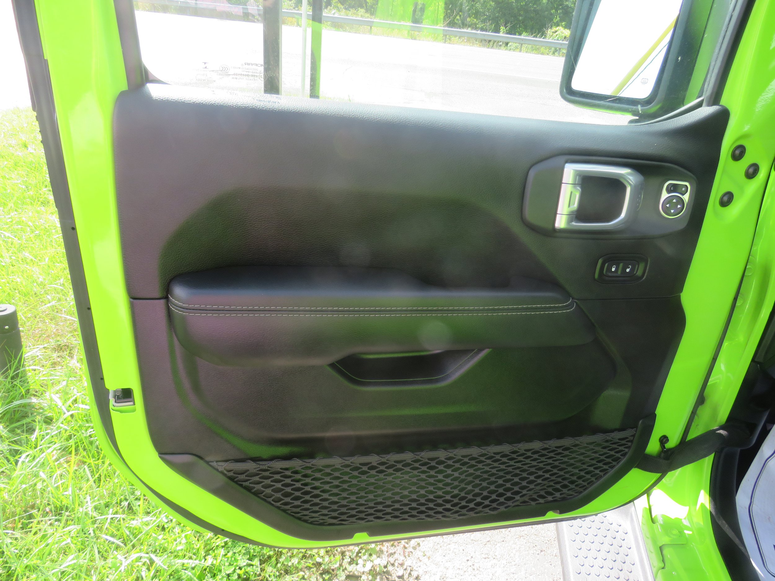 Used 2021 Jeep Wrangler Unlimited Sahara AWD/4WD image 17