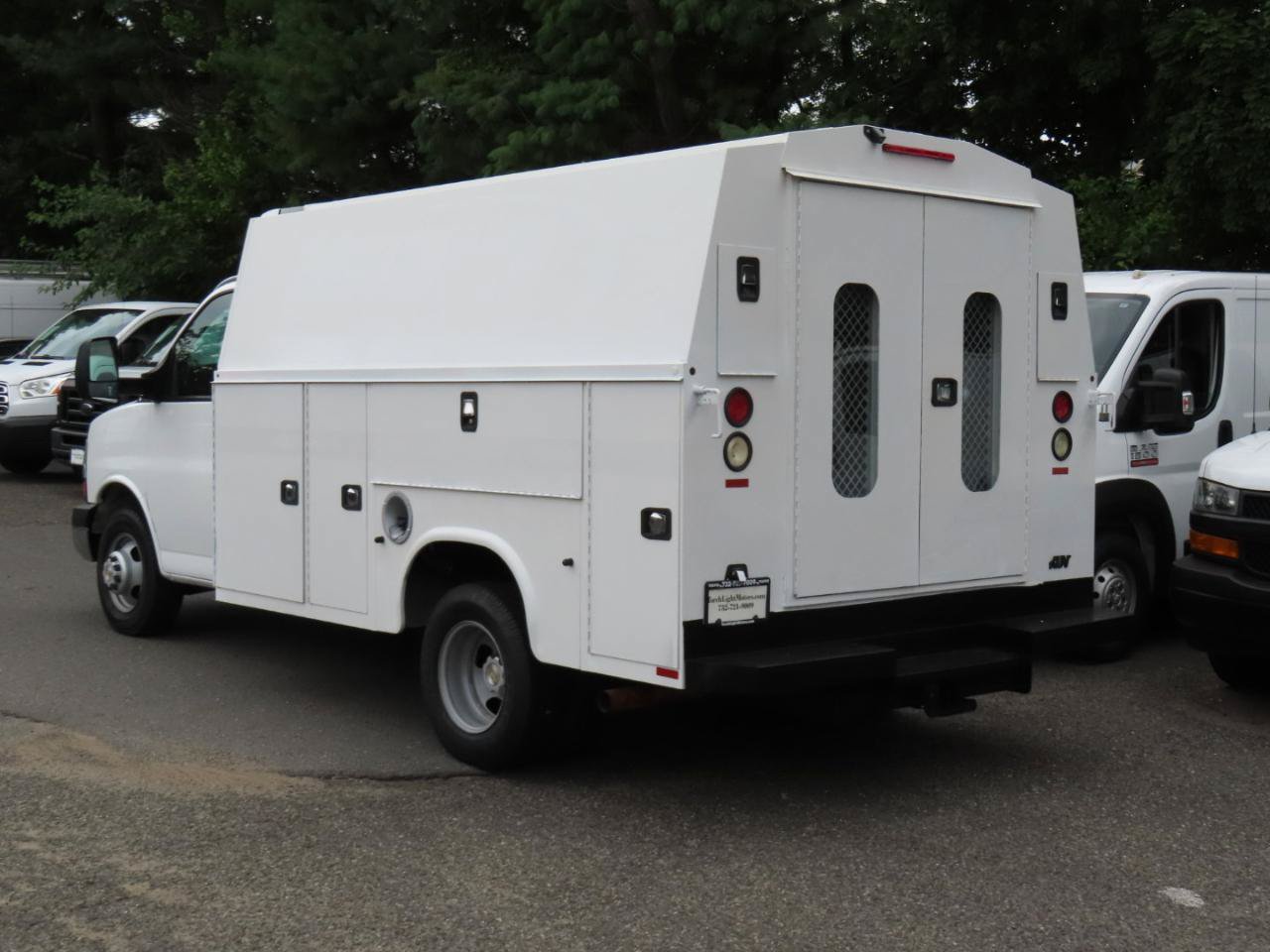 Used 2015 Chevrolet Express 3500 RWD image 4