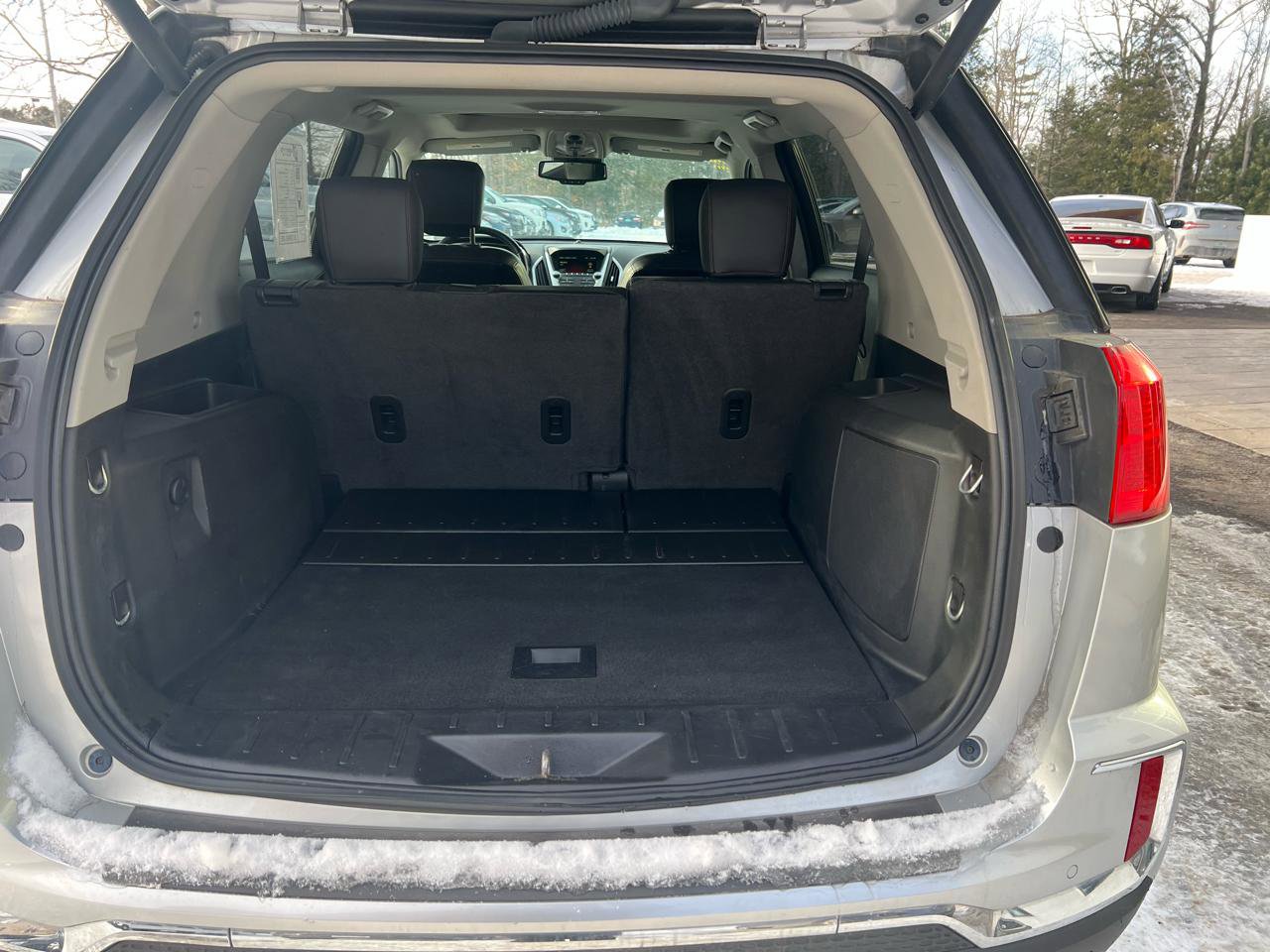 Used 2017 GMC Terrain SLT w/ Open Road Package image 11