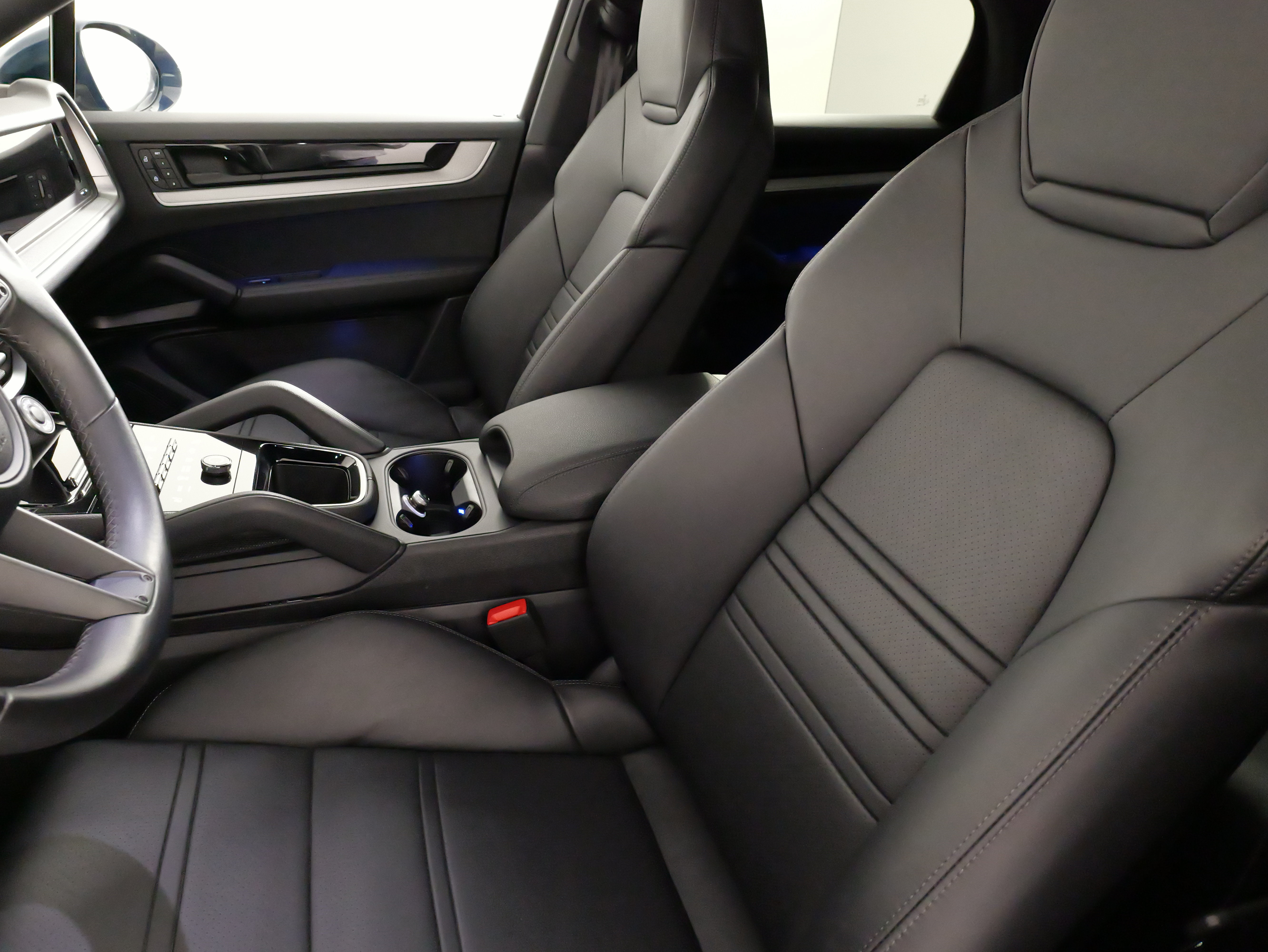Used 2024 Porsche Cayenne S AWD/4WD image 30