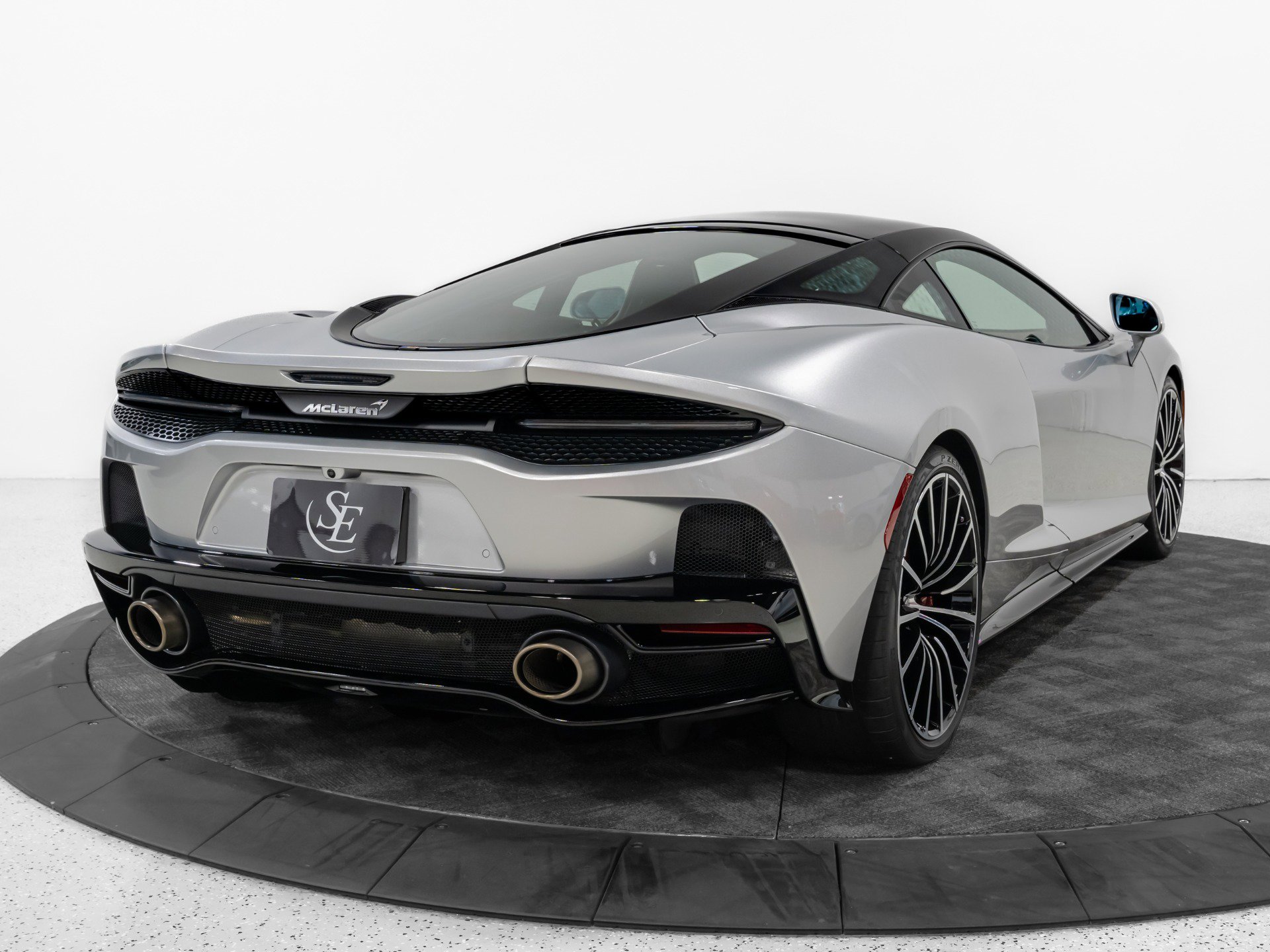 Used 2023 McLaren GT image 8