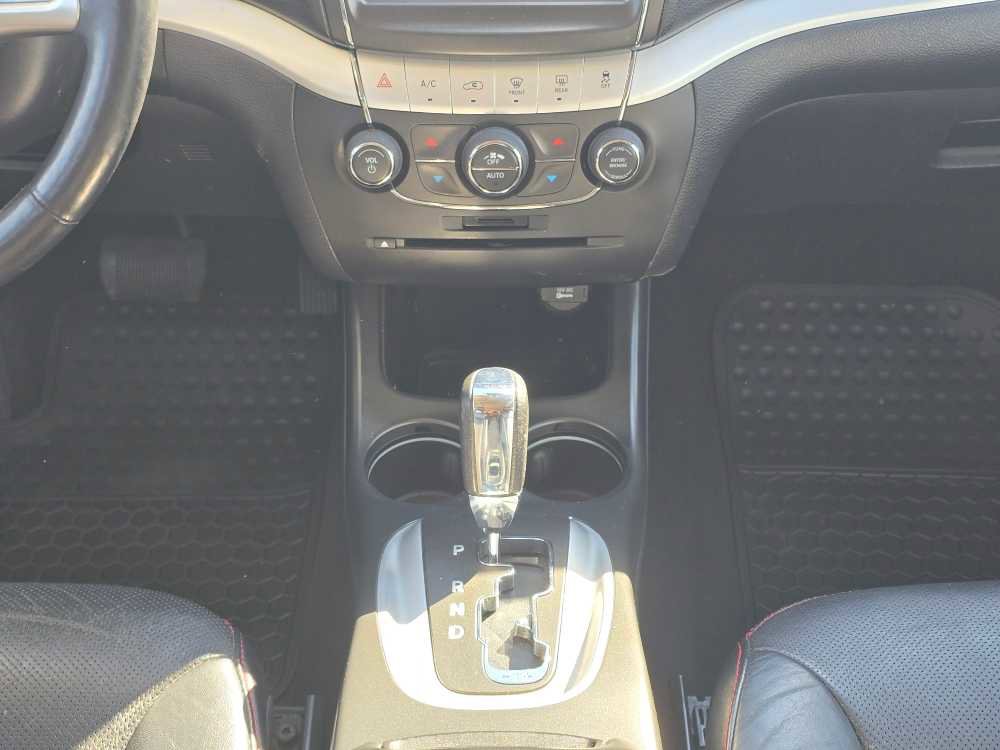 Used 2015 Dodge Journey R/T w/ Flexible Seating Group image 12