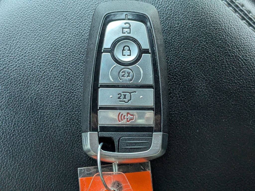 Used 2022 Ford Explorer Limited image 32