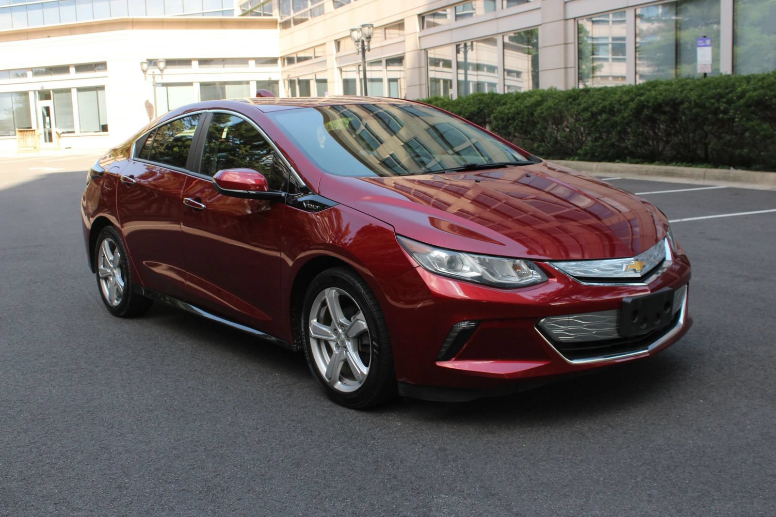 Used 2019 Chevrolet Volt LT w/ Power Convenience Package FWD image 1