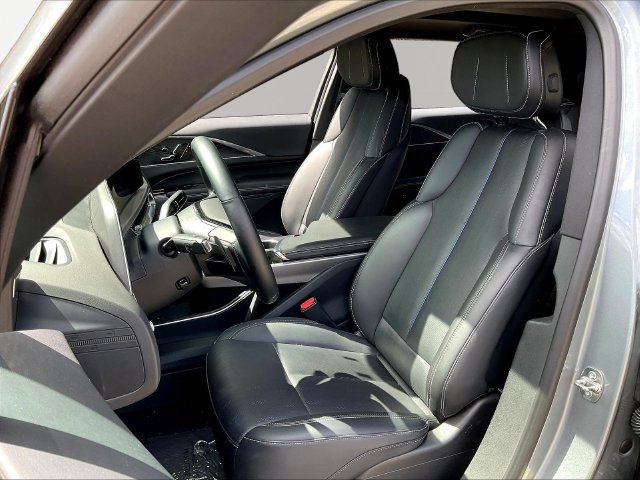 Used 2024 Cadillac Lyriq Luxury AWD/4WD image 23