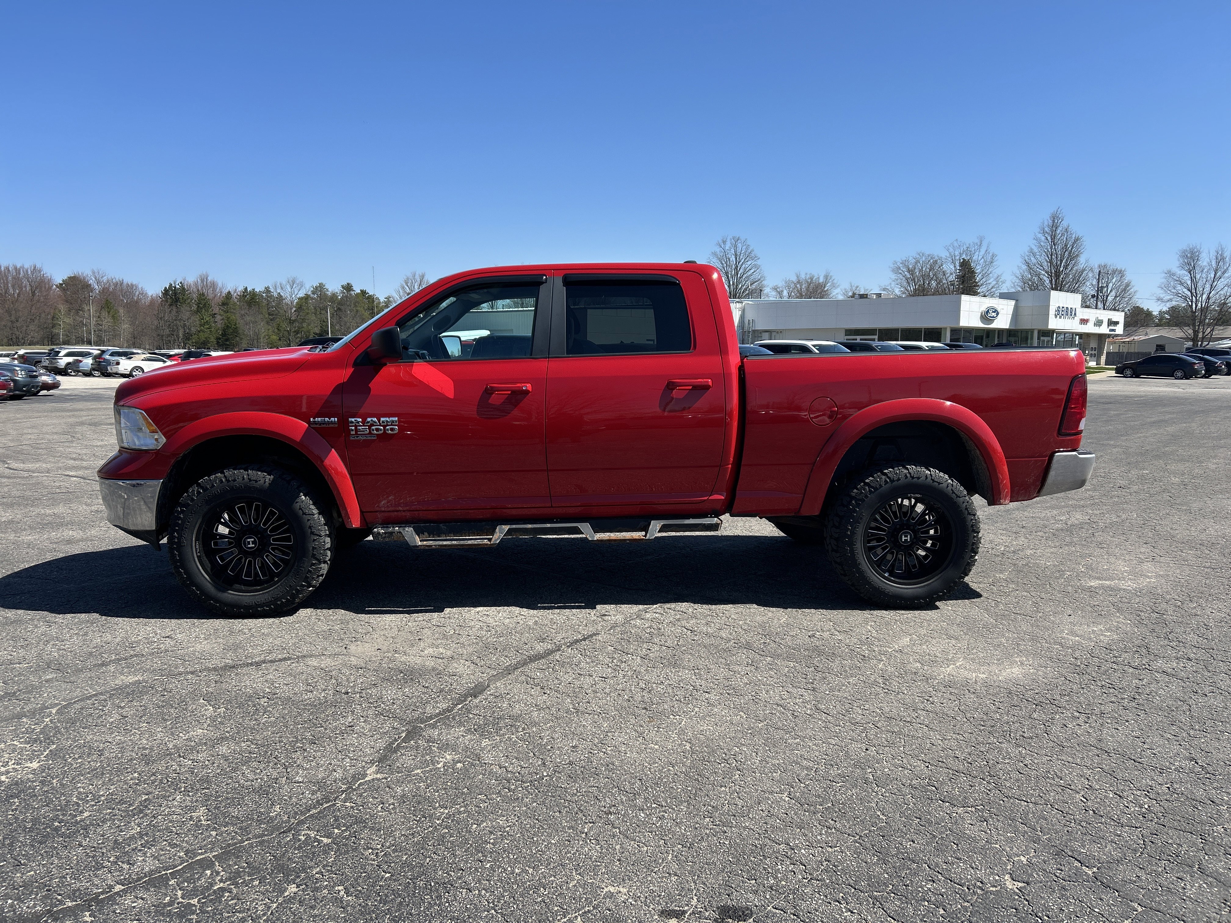 Used 2019 RAM 1500 Classic SLT AWD/4WD image 7