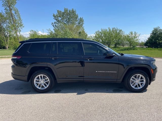 Used 2024 Jeep Grand Cherokee L Laredo RWD image 2