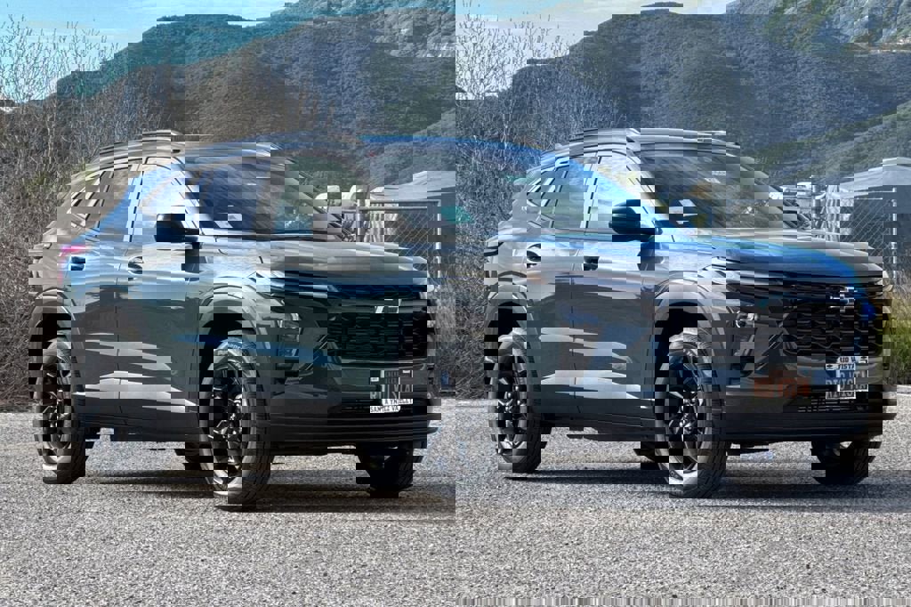 New 2026 Chevrolet Trax LT w/ Midnight Edition image 2