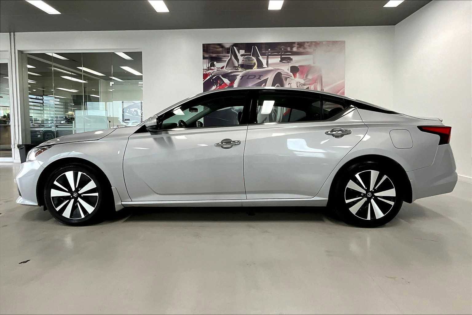 Used 2022 Nissan Altima 2.5 SL image 3