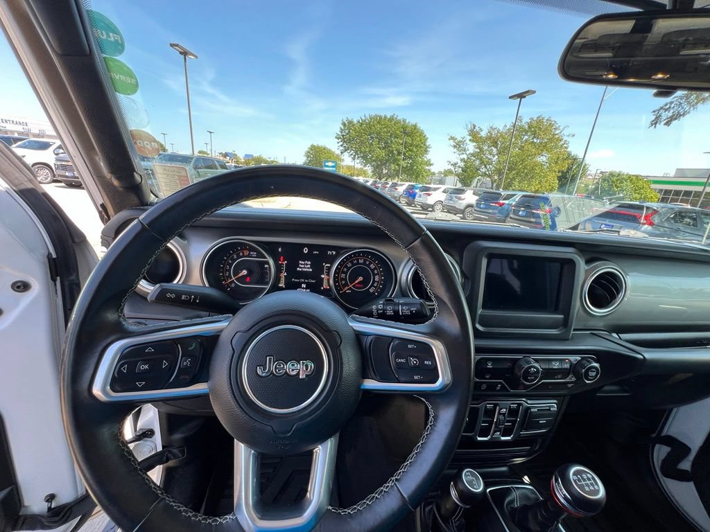 Used 2019 Jeep Wrangler Unlimited Sahara AWD/4WD image 34