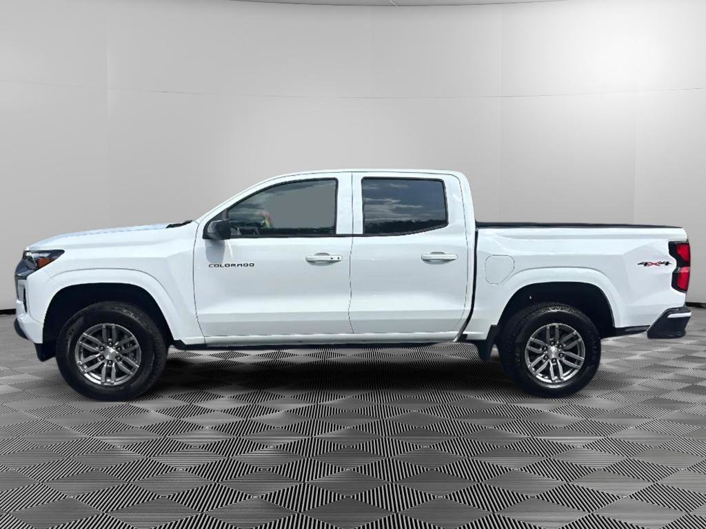 Used 2025 Chevrolet Colorado LT w/ LT Convenience Package AWD/4WD image 5
