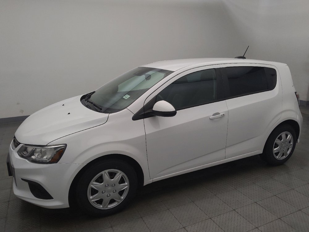 Used 2019 Chevrolet Sonic LT FWD image 2