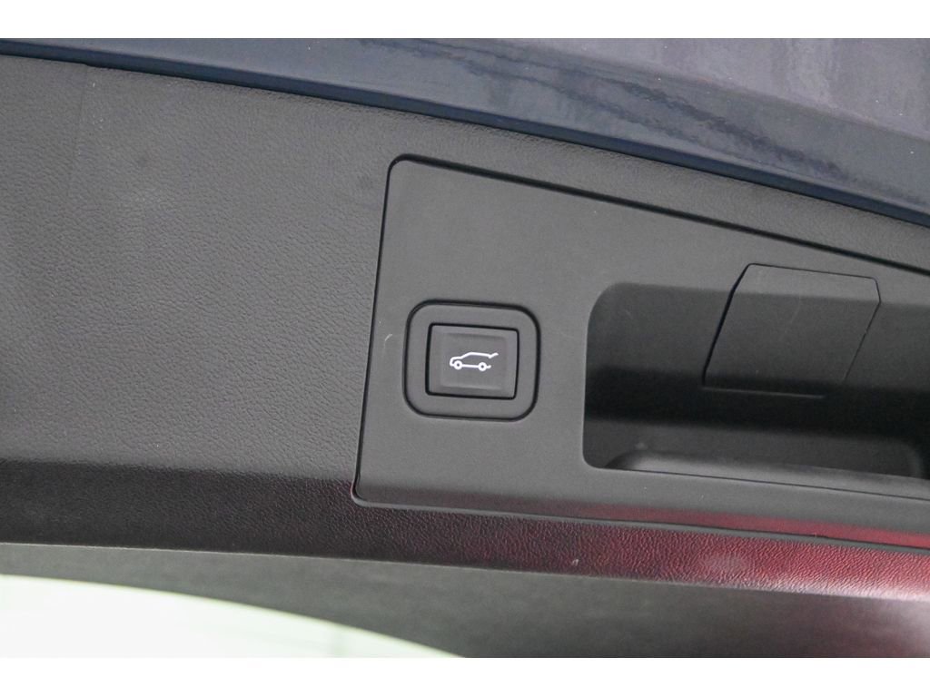 Certified 2024 Cadillac XT4 Luxury w/ Cold Weather Package image 55