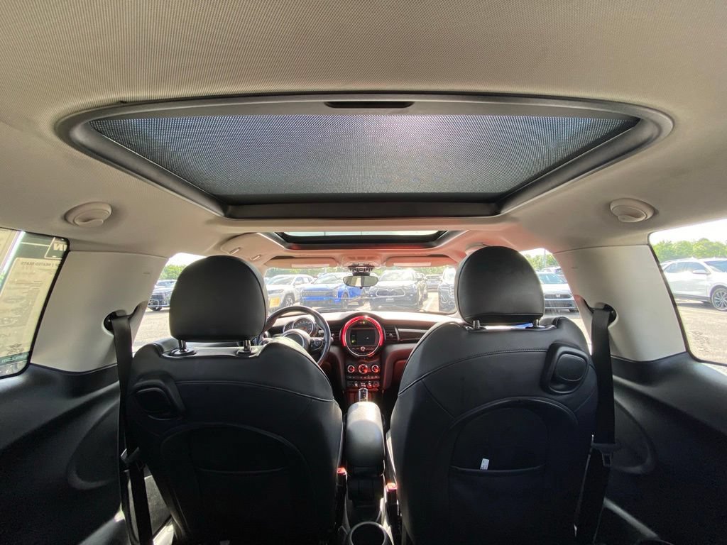 Used 2021 MINI Cooper 2-Door Hardtop FWD image 27