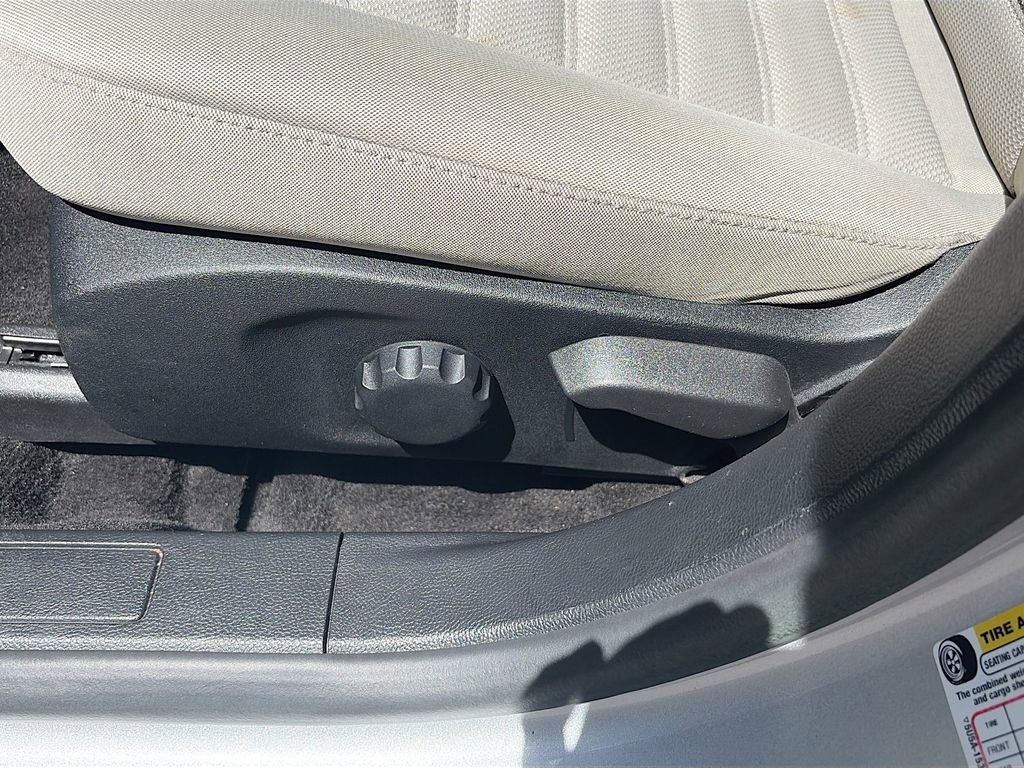 Used 2018 Ford Fusion S FWD image 19