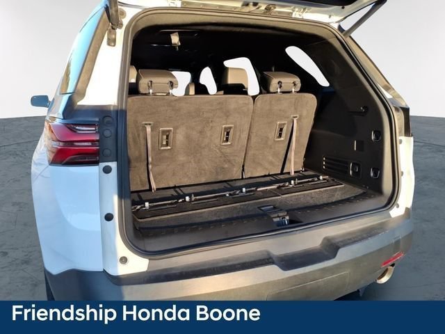Used 2023 Chevrolet Traverse LT FWD image 11