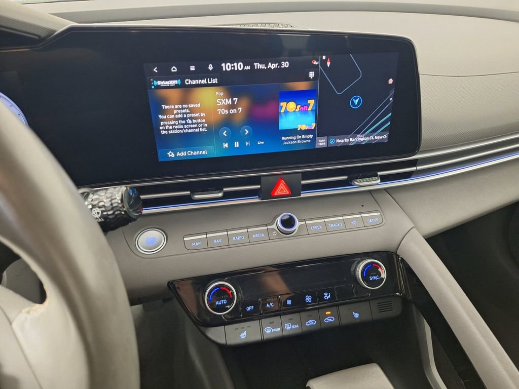 Used 2025 Hyundai Elantra SEL FWD image 13