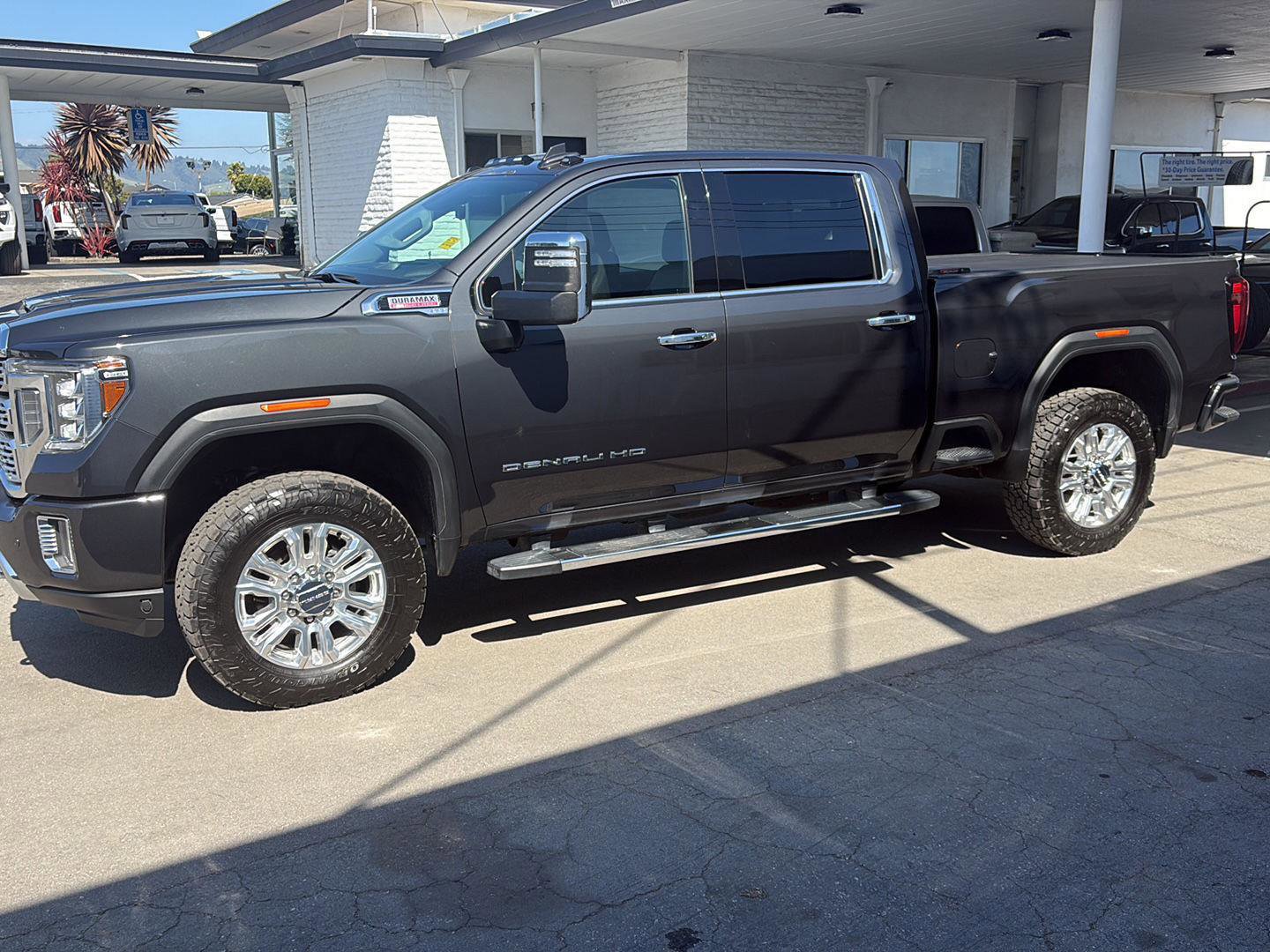 Used 2020 GMC Sierra 3500 Denali w/ Denali Ultimate Package AWD/4WD image 2