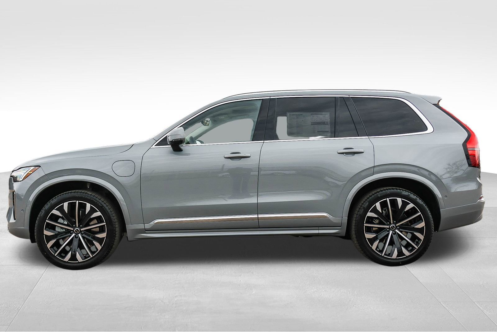 New 2026 Volvo XC90 T8 Ultra w/ Protection Package Premier AWD/4WD image 8