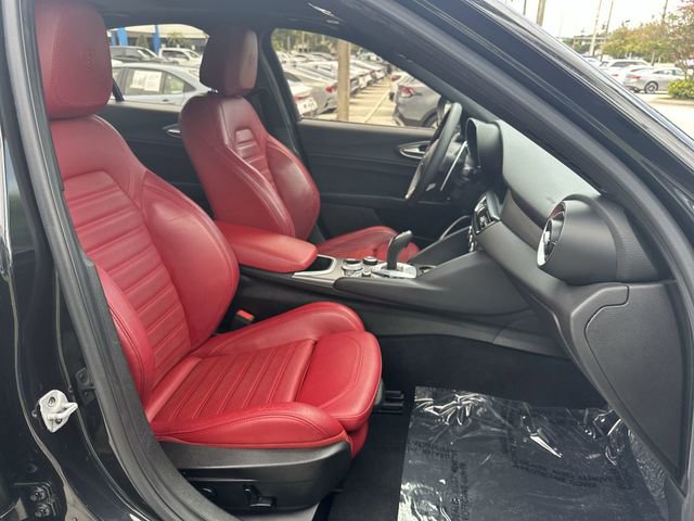 Used 2022 Alfa Romeo Giulia Veloce RWD image 29