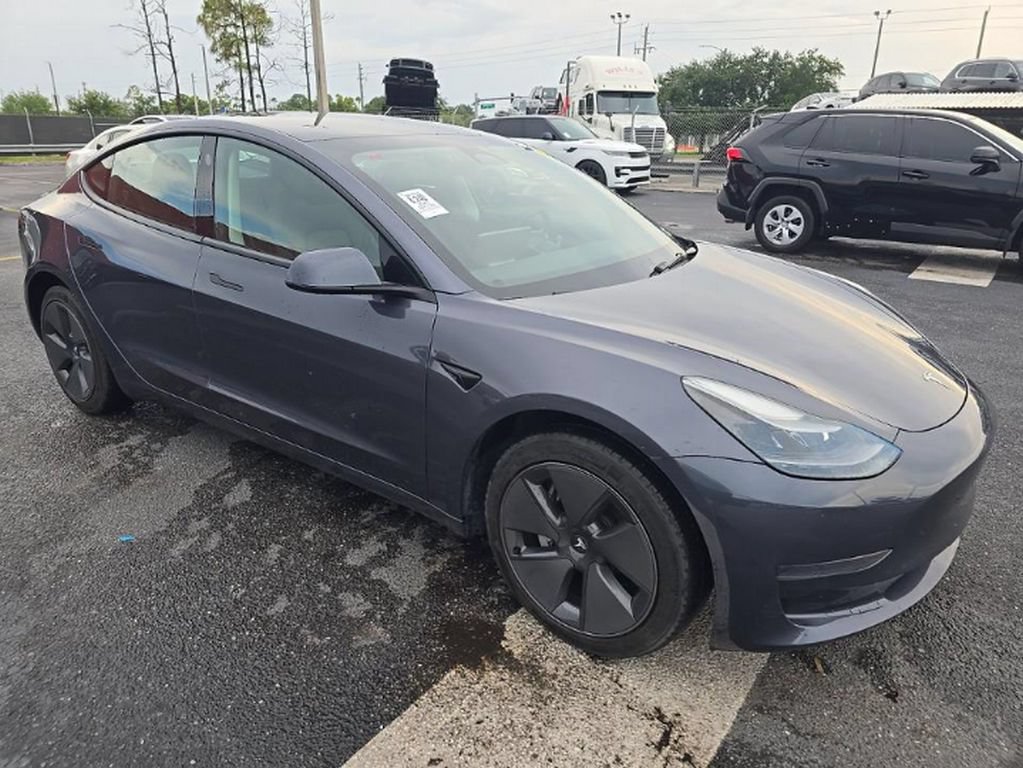 Used 2023 Tesla Model 3 Standard Range RWD image 3