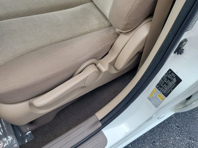 Used 2012 Kia Sedona LX FWD image 16