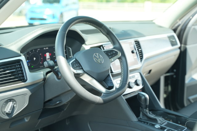 Used 2023 Volkswagen Atlas SE w/ Panoramic Sunroof Package FWD image 28