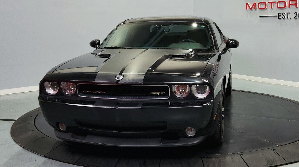 Used 2009 Dodge Challenger SRT8 w/ SRT Option Group II RWD image 4