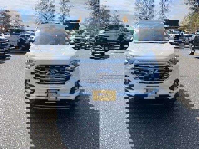 Used 2022 Ford Edge Titanium AWD/4WD image 2