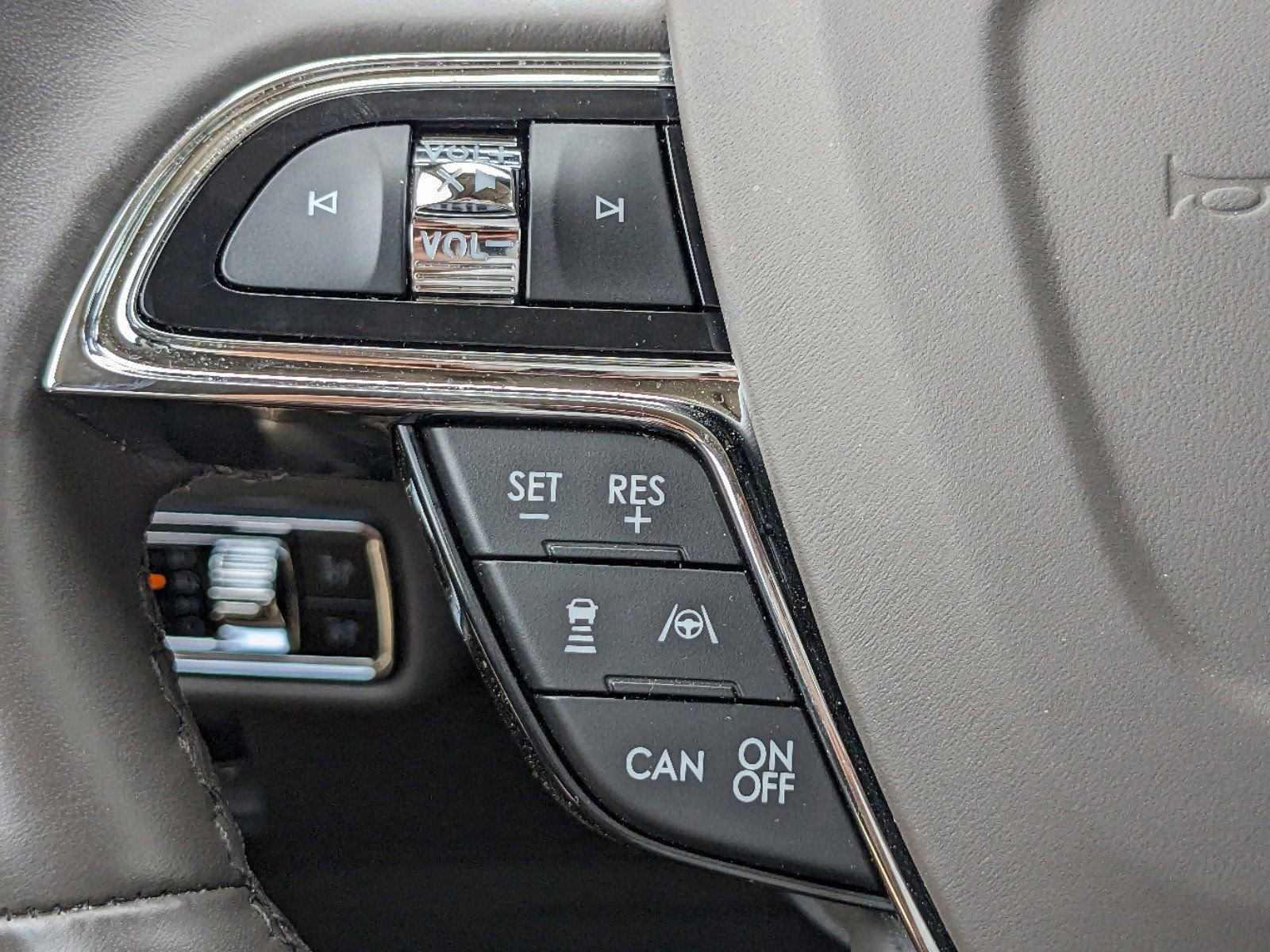 Certified 2023 Lincoln Nautilus Reserve w/ Equipment Group 202A image 28