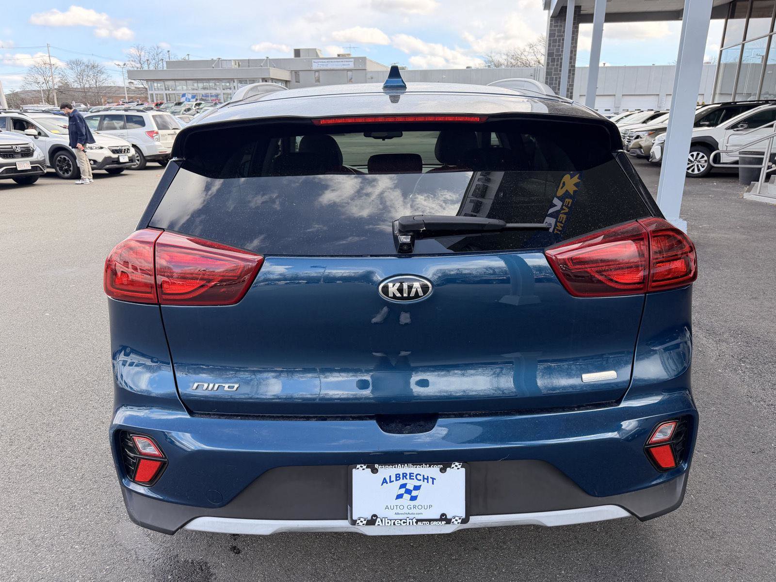 Used 2020 Kia Niro EX image 4