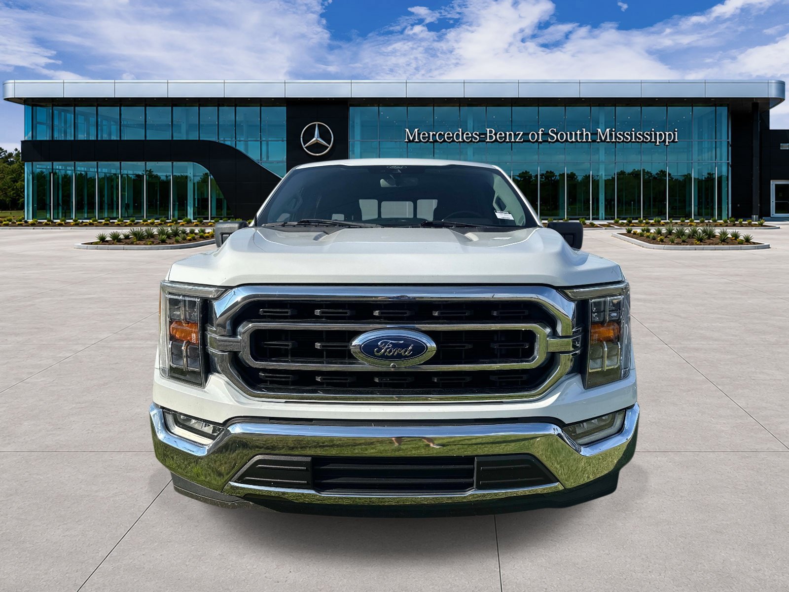 Used 2022 Ford F150 XLT w/ Equipment Group 302A High RWD image 2