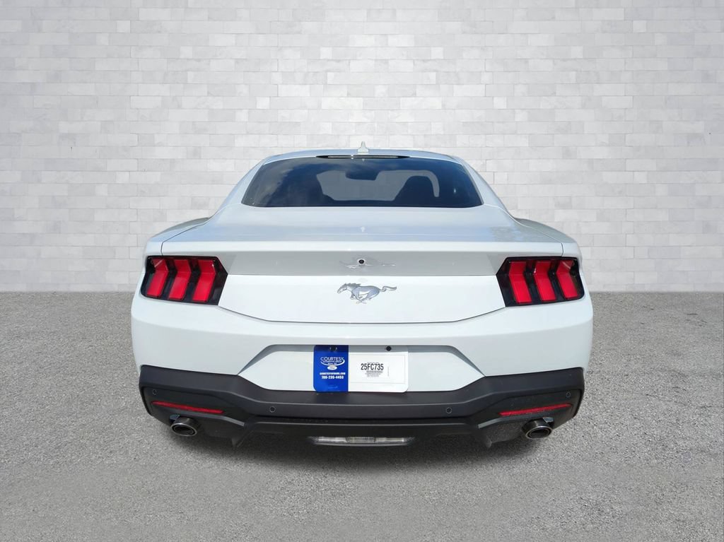 Used 2025 Ford Mustang Coupe RWD image 6