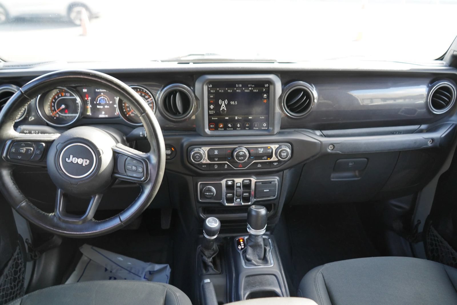Used 2021 Jeep Gladiator Sport AWD/4WD image 16