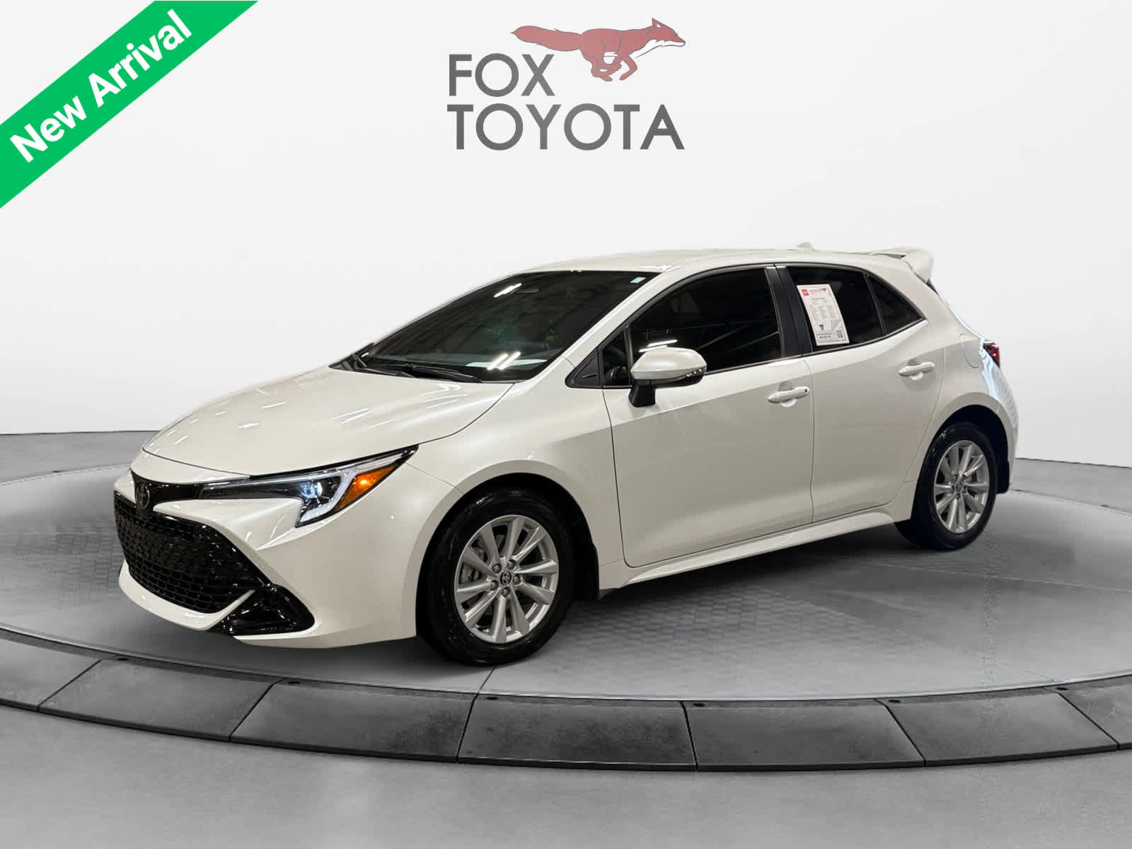 Used 2025 Toyota Corolla SE w/ SE Package