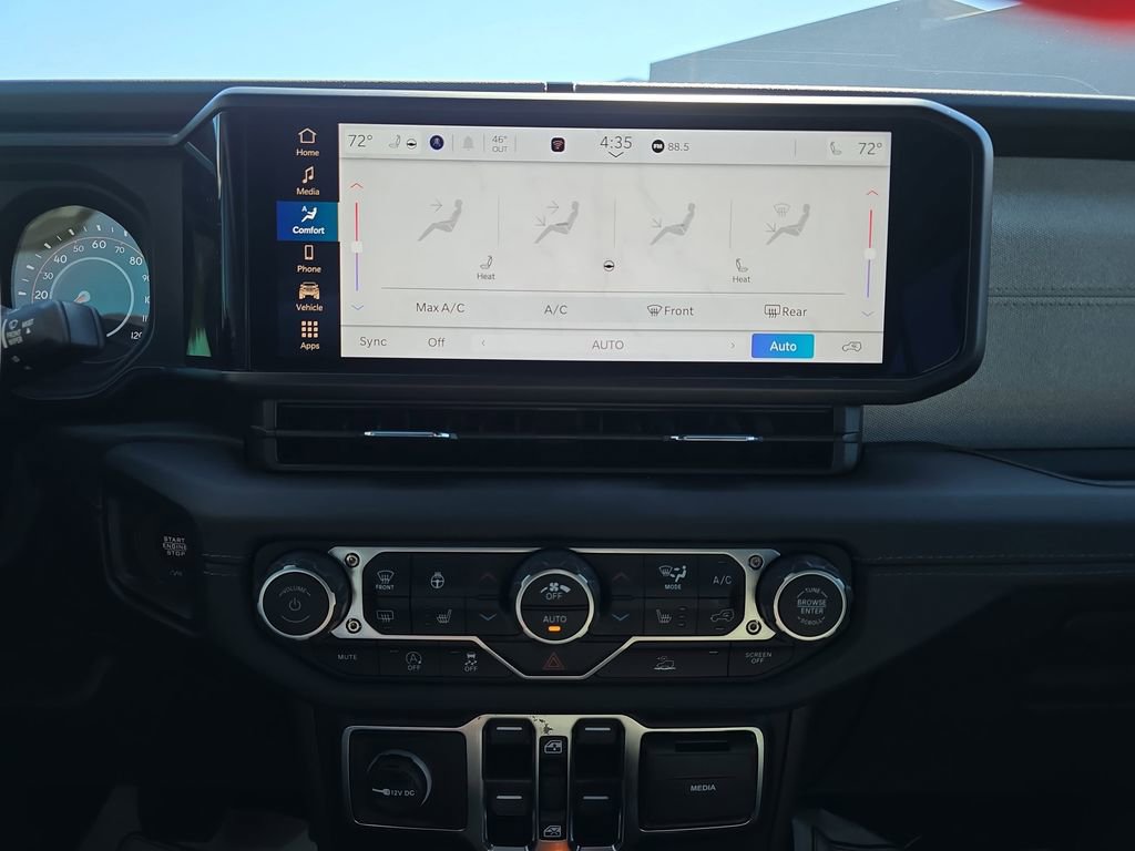 Used 2024 Jeep Wrangler Sahara image 28