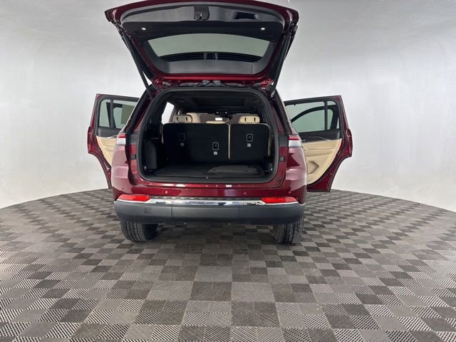 Used 2024 Jeep Grand Cherokee Limited w/ Luxury Tech Group II image 19
