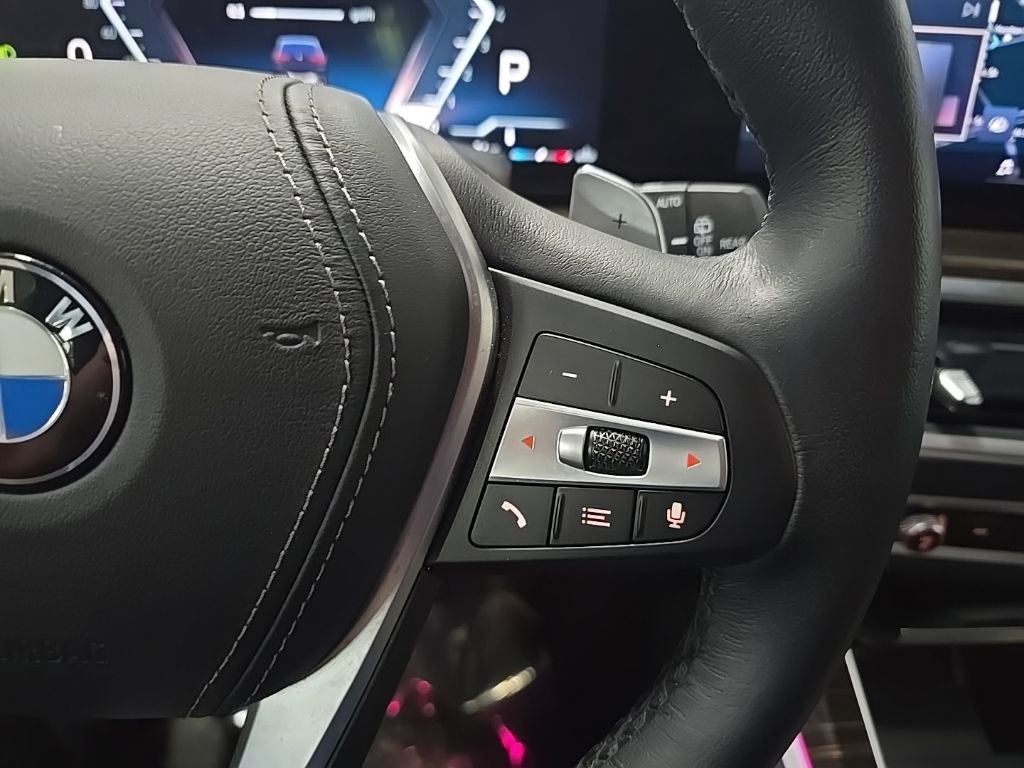 Used 2025 BMW X5 xDrive40i w/ Premium Package image 26