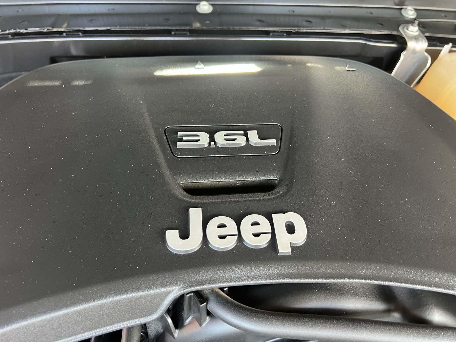 Used 2020 Jeep Gladiator Overland AWD/4WD image 39