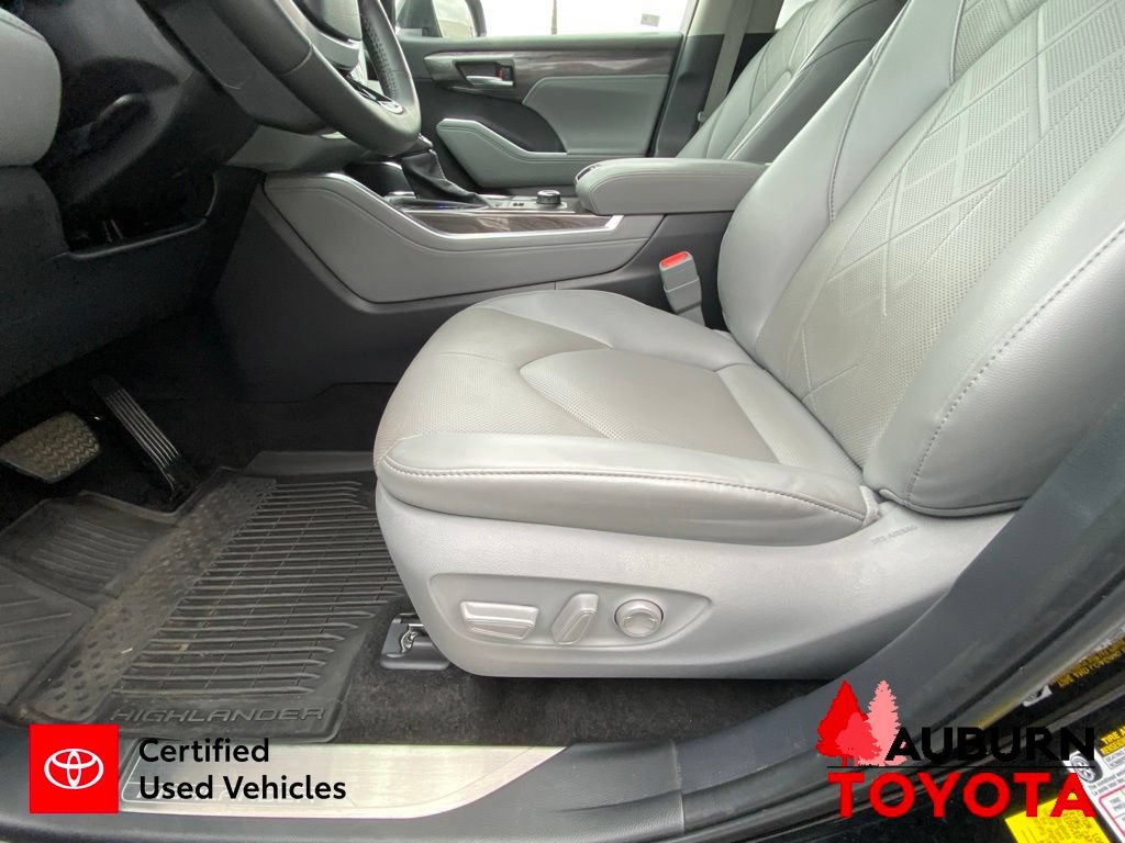Certified 2024 Toyota Highlander Platinum AWD/4WD image 40