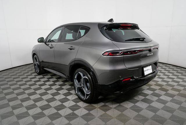 New 2026 Alfa Romeo Tonale w/ Black Premium Package AWD/4WD image 30