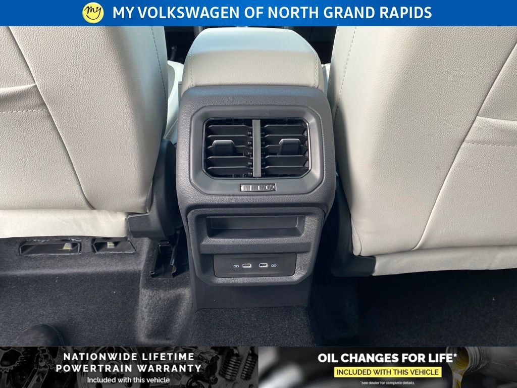 New 2026 Volkswagen Taos SE AWD/4WD image 16