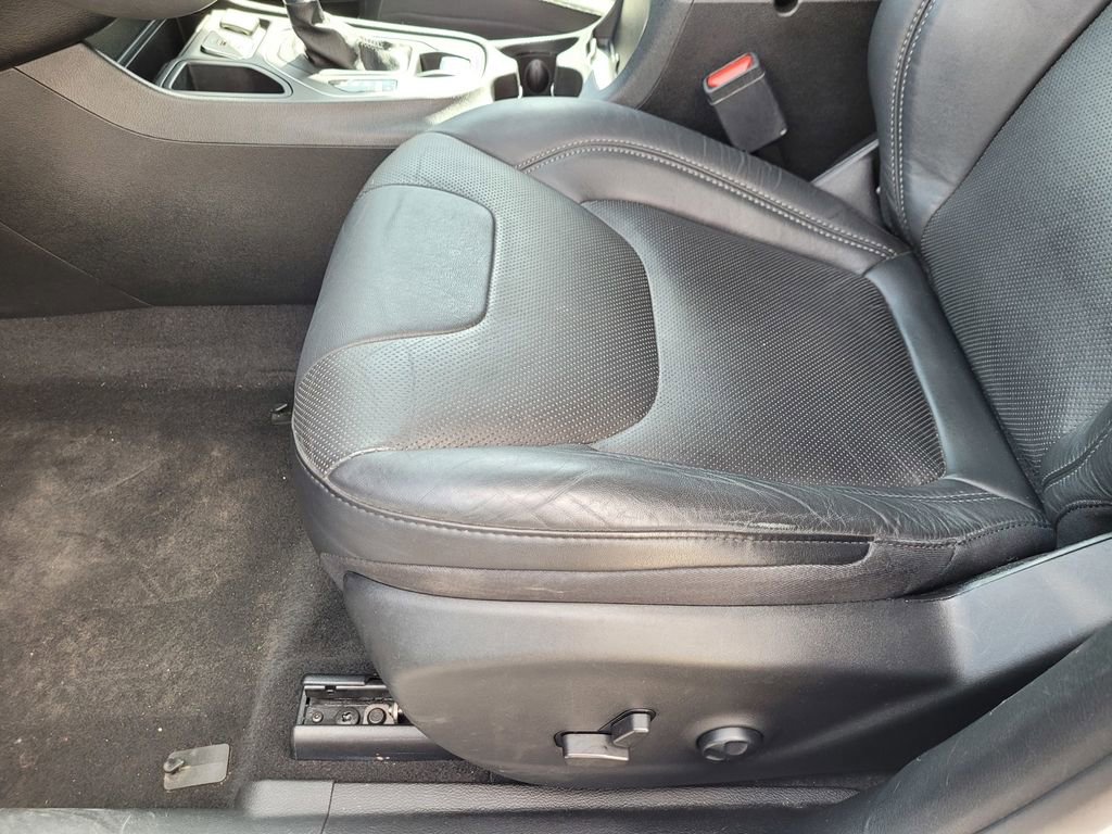 Used 2021 Jeep Cherokee Latitude Lux w/ Sun & Sound Group FWD image 17