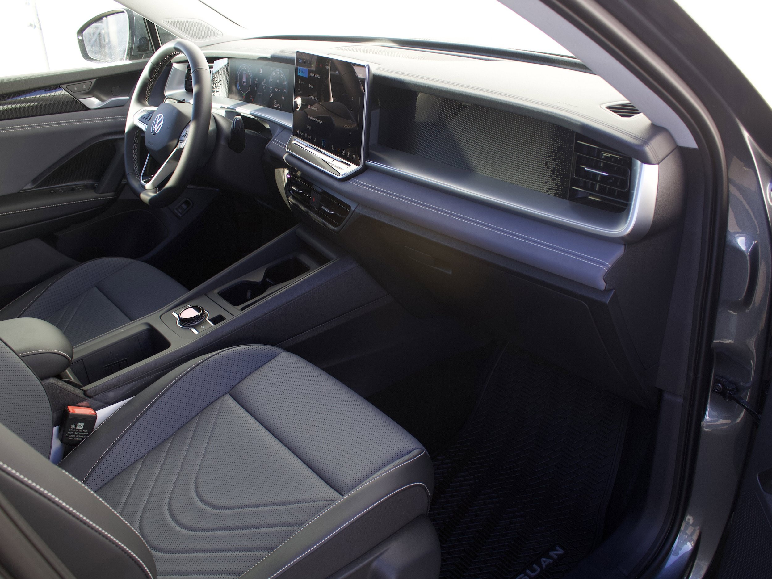 New 2026 Volkswagen Tiguan SE AWD/4WD image 37