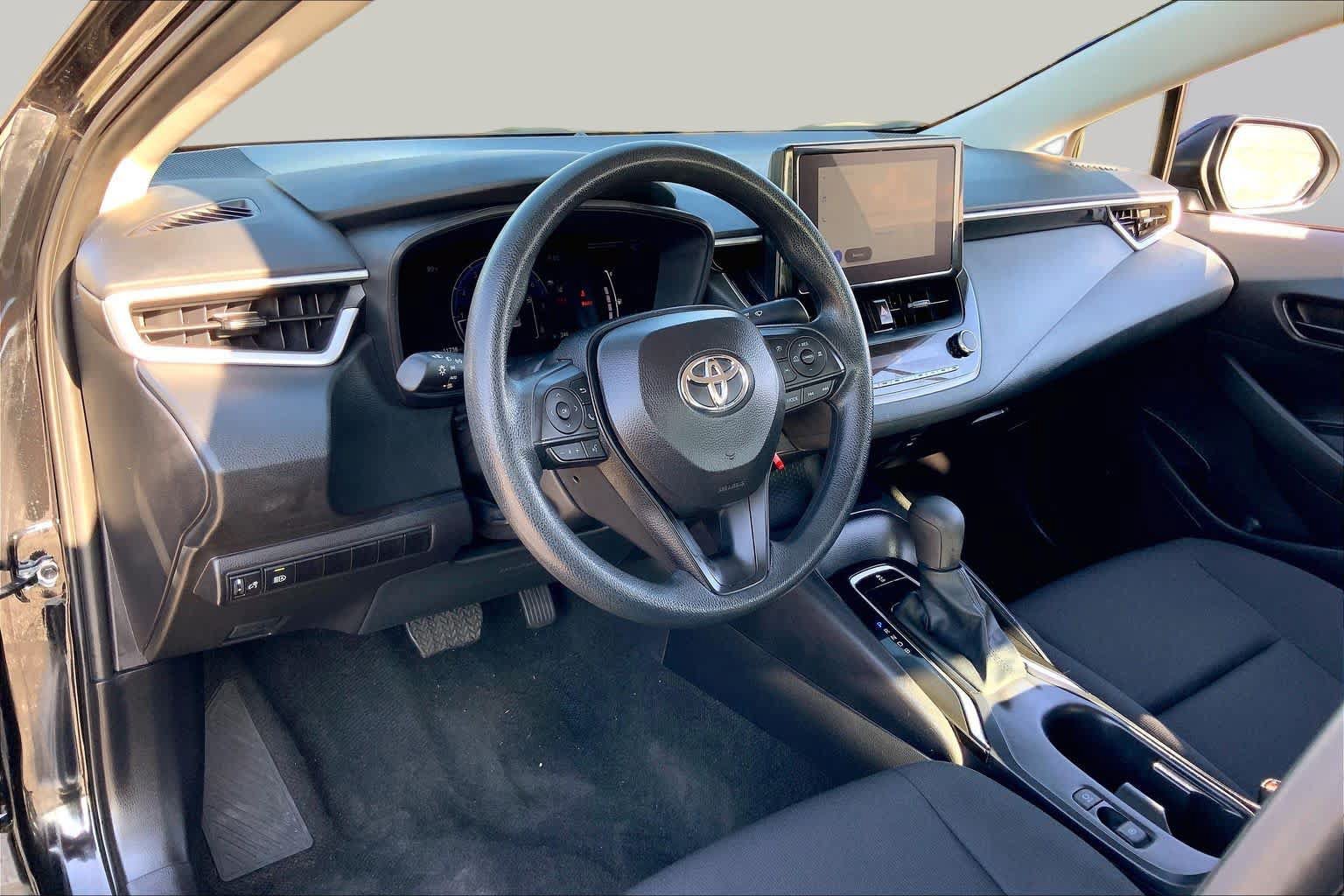 Used 2026 Toyota Corolla LE FWD image 17